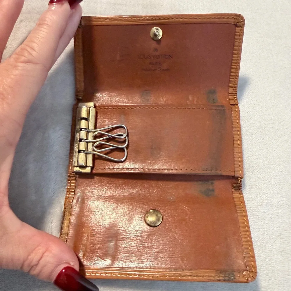 Vintage‎ Louis Vuitton Epi Leather 4 Hook Key Holder Spain COA